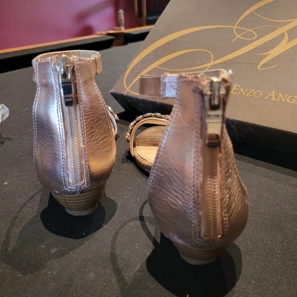 Enzo Angelini beautiful light pink Wedge rhinestone sandal. - Picture 7 of 8